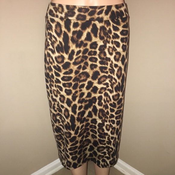 Dresses & Skirts - Cheetah Print Fitted Skirt L/XL